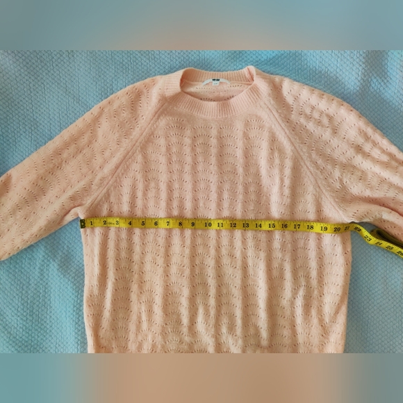 Uniqlo Light Souffle Yarn Pointelle Crewneck Sweater - Picture 4 of 7